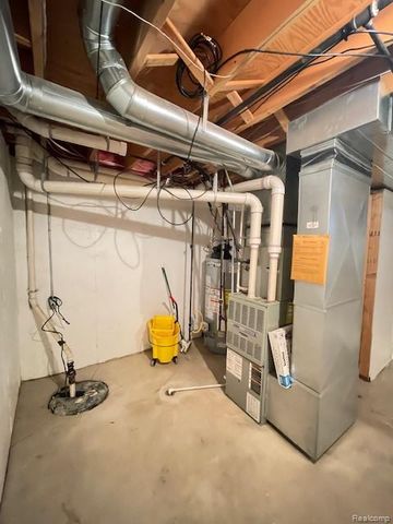 30885 LEE FRANK Lane, Madison Heights, MI 48071