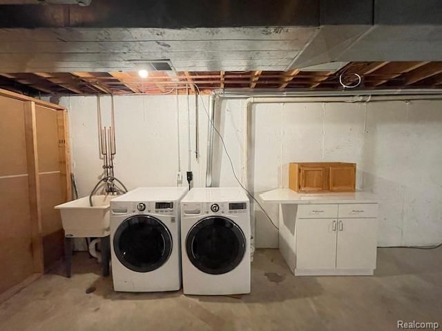 30885 LEE FRANK Lane, Madison Heights, MI 48071
