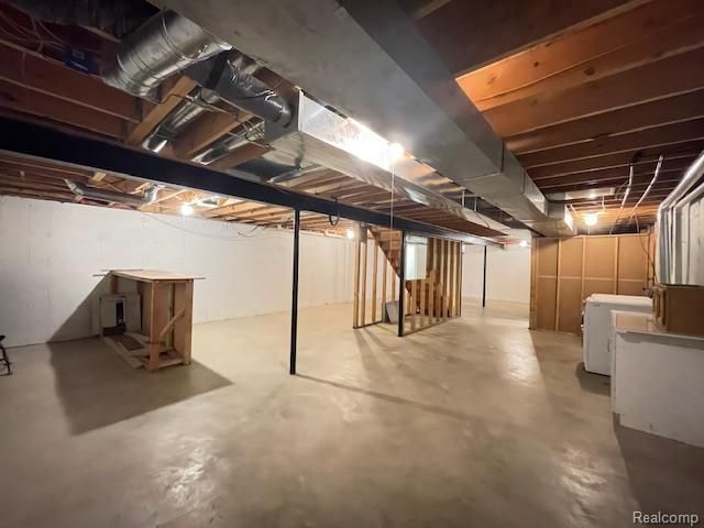 30885 LEE FRANK Lane, Madison Heights, MI 48071