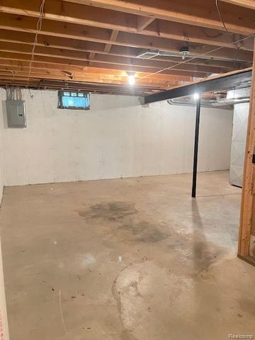 30885 LEE FRANK Lane, Madison Heights, MI 48071