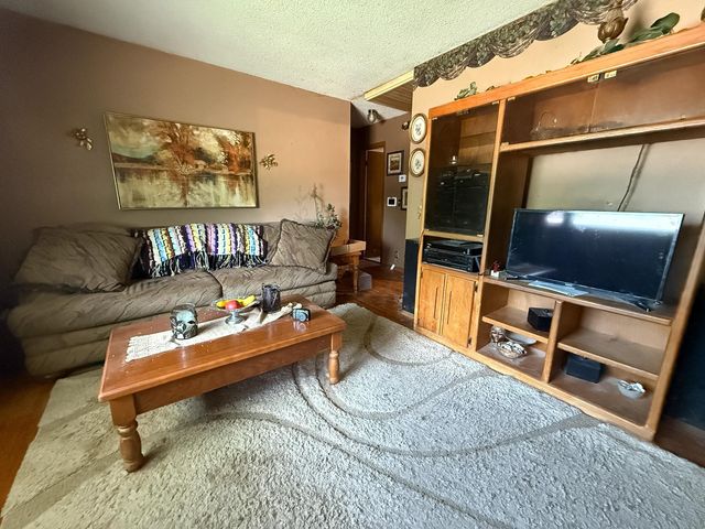 2644 E Ray Ave., Salina, KS 67401