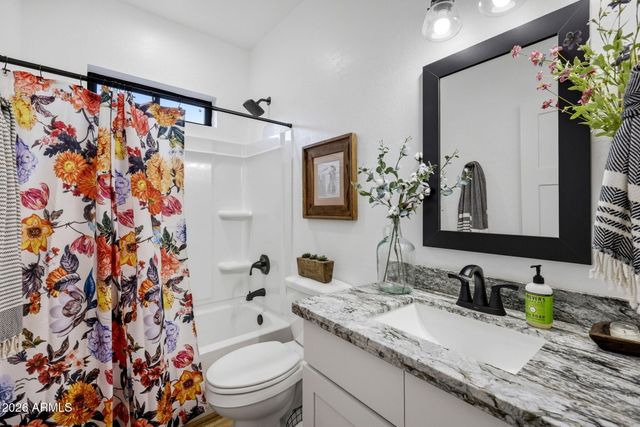 2225 ROUNDABOUT Way, Overgaard, AZ 85933