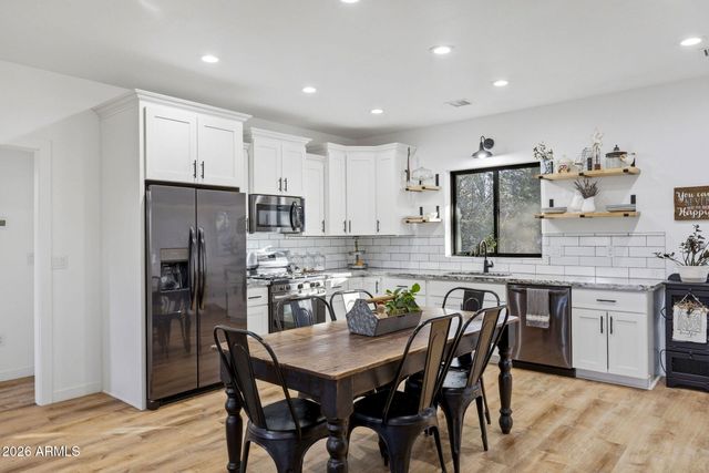 2225 ROUNDABOUT Way, Overgaard, AZ 85933