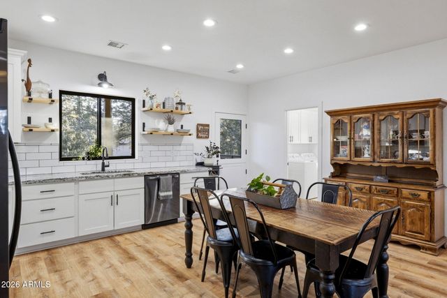 2225 ROUNDABOUT Way, Overgaard, AZ 85933