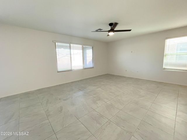 8010 S Golden Bell Drive, Tucson, AZ 85717