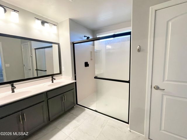 8010 S Golden Bell Drive, Tucson, AZ 85717