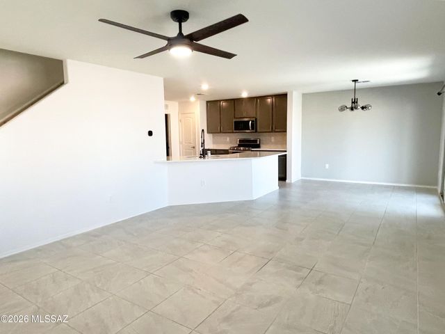 8010 S Golden Bell Drive, Tucson, AZ 85717