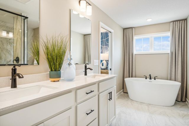 2560 Rock Elm Road, Shakopee, MN 55379