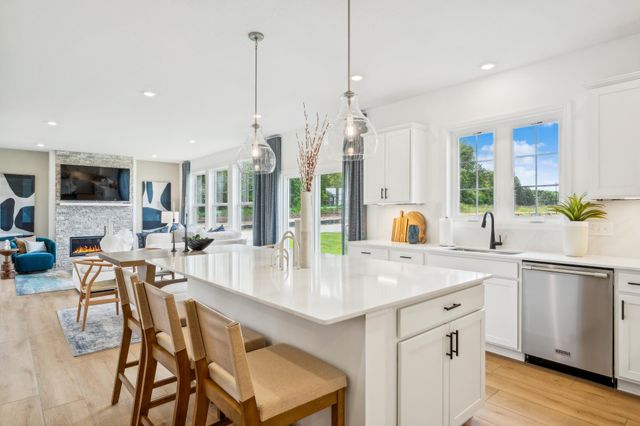 2560 Rock Elm Road, Shakopee, MN 55379
