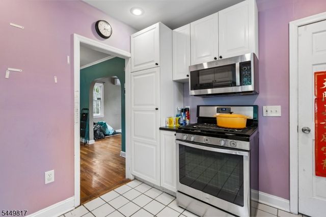 2 Elsman Ter, Maplewood Twp., NJ 07040