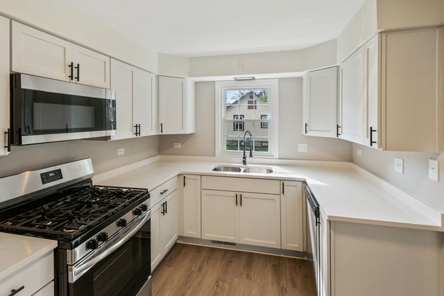 428 E 156th Place, South Holland, IL 60473