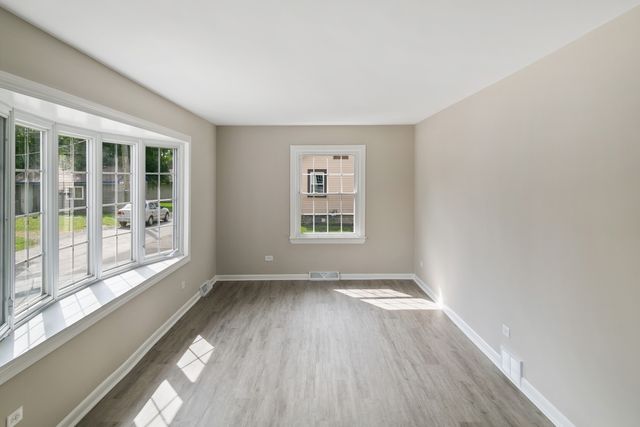 428 E 156th Place, South Holland, IL 60473