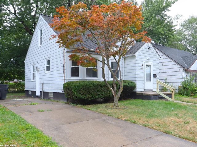 18954 Kingsville Street, Harper Woods, MI 48225