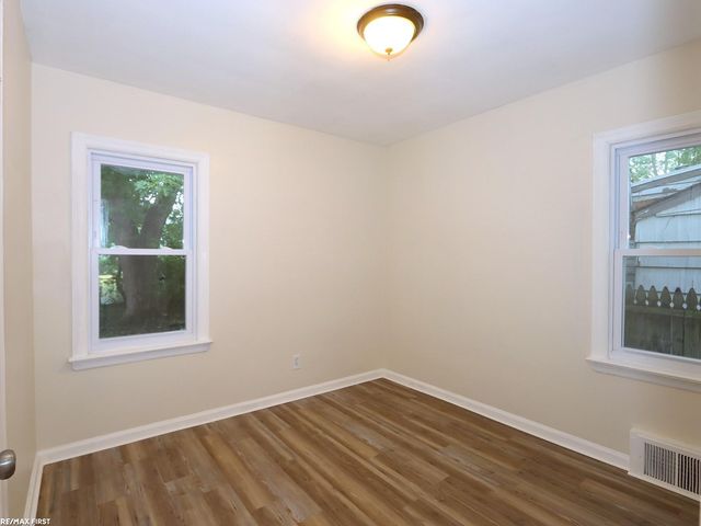 18954 Kingsville Street, Harper Woods, MI 48225