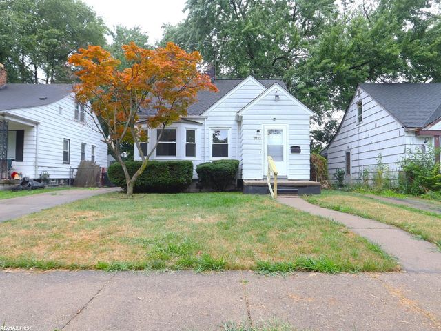 18954 Kingsville Street, Harper Woods, MI 48225