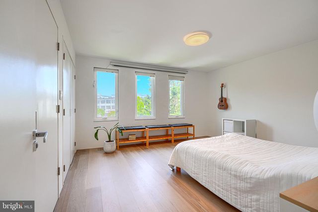 2439 BOSTON ST, Baltimore, MD 21224