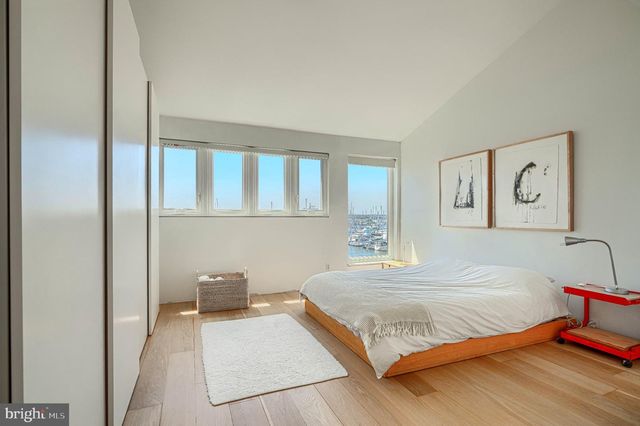2439 BOSTON ST, Baltimore, MD 21224