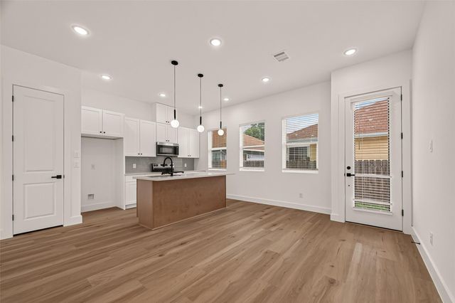 4806 Carmen Street C, Houston, TX 77033