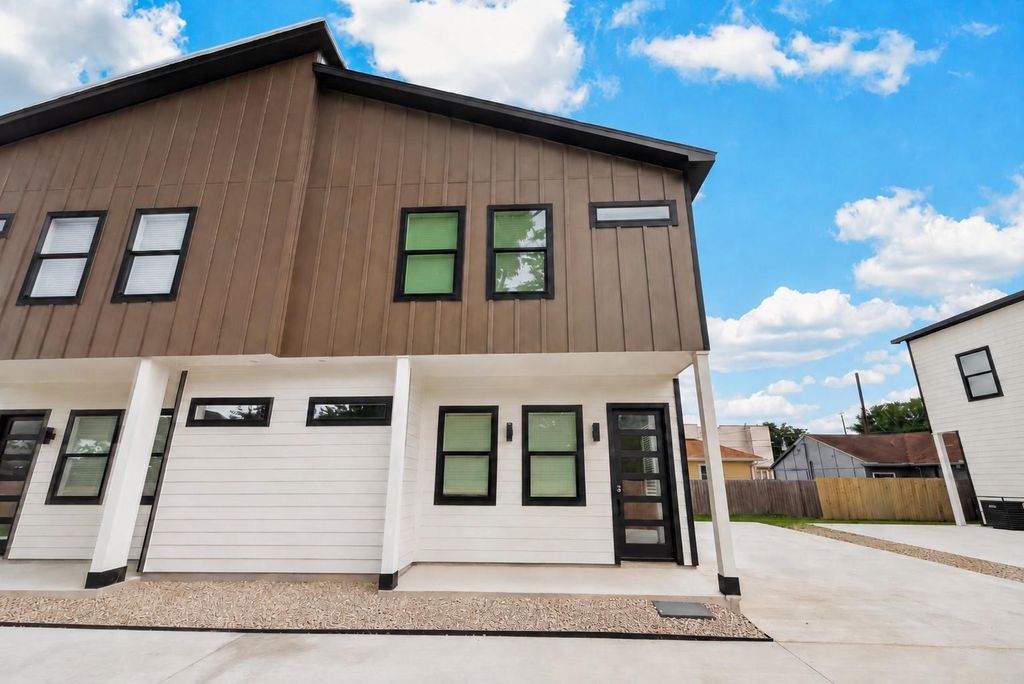 4806 Carmen Street C, Houston, TX 77033
