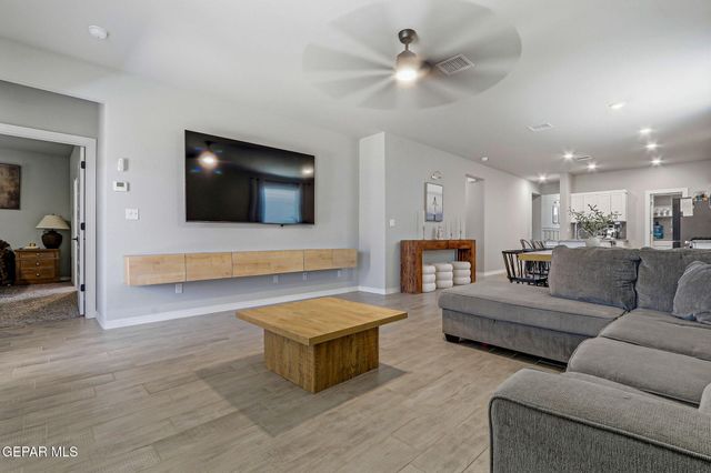 51070 Desert Sunflower Avenue, El Paso, TX 79934
