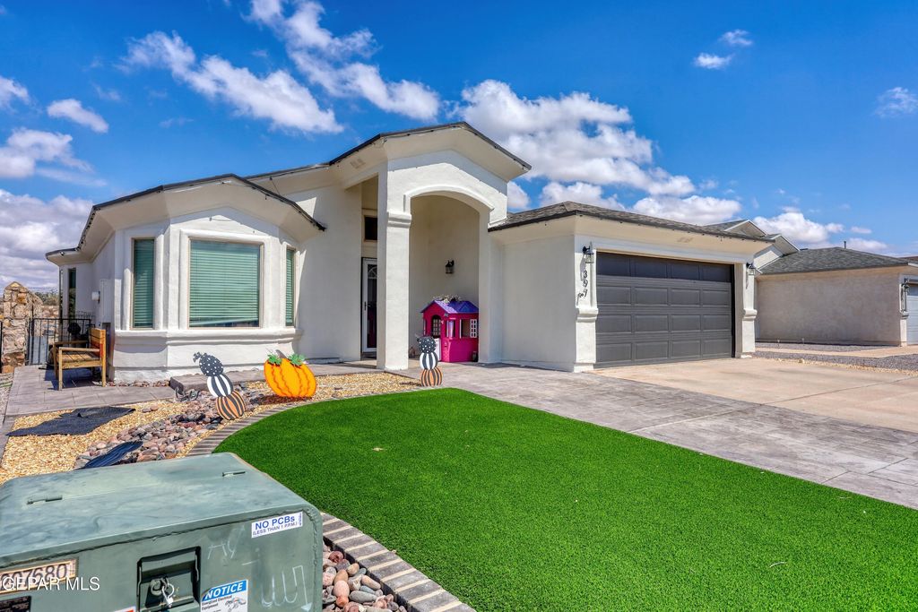 397 Fray Olguin Court, Socorro, TX 79927