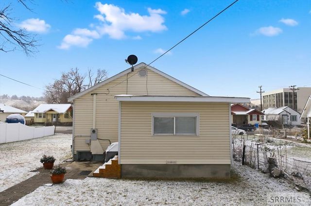1324 N Hayes Avenue, Pocatello, ID 83204