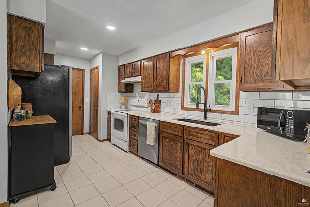 2817 Arbor, Manhattan, KS 66503