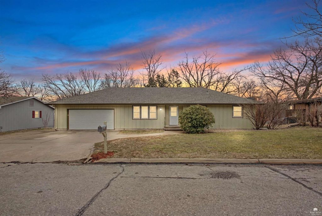 2817 Arbor, Manhattan, KS 66503