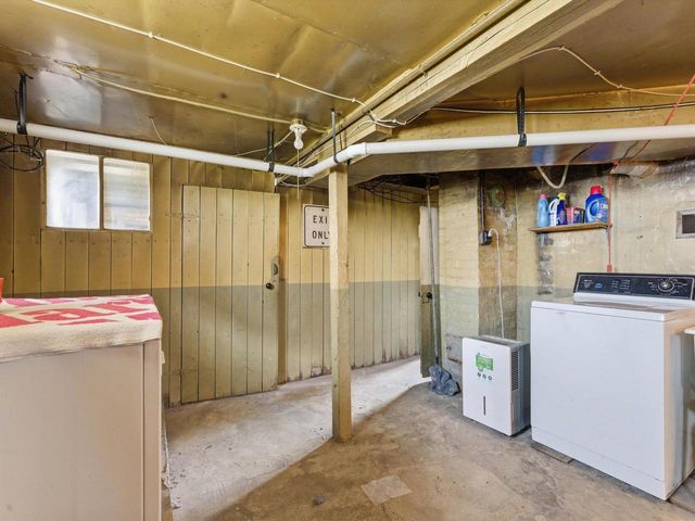 1012 Manila STREET, Manitowoc, WI 54220