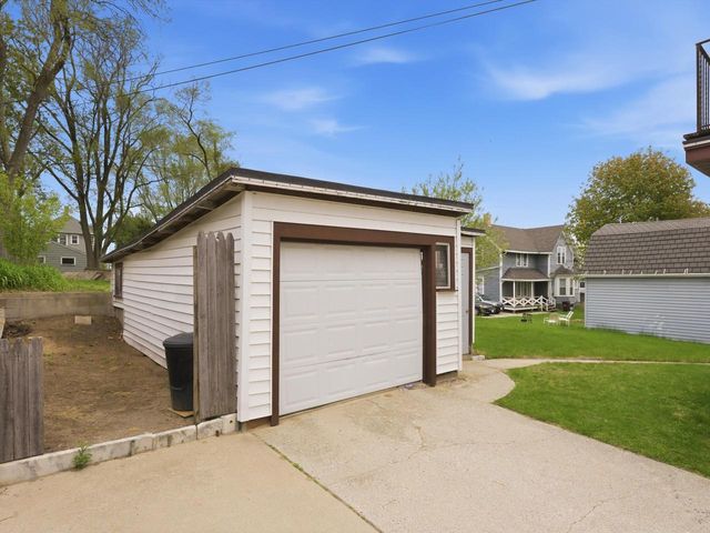 1012 Manila STREET, Manitowoc, WI 54220
