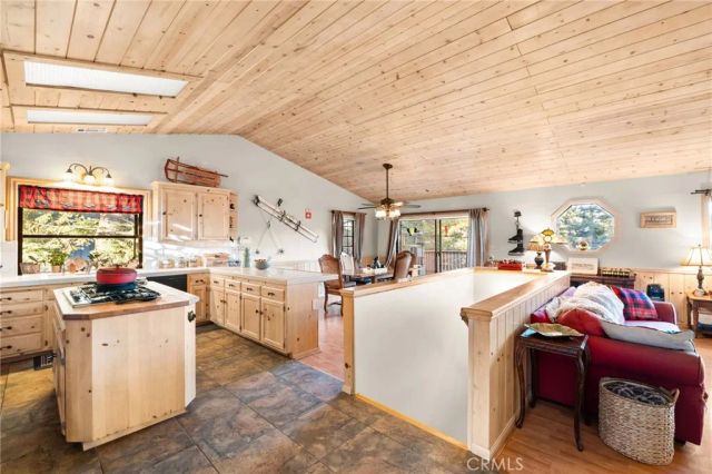 2011 Nob Hill, Running Springs, CA 92382