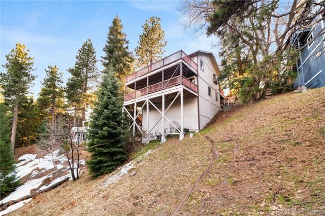 2011 Nob Hill, Running Springs, CA 92382