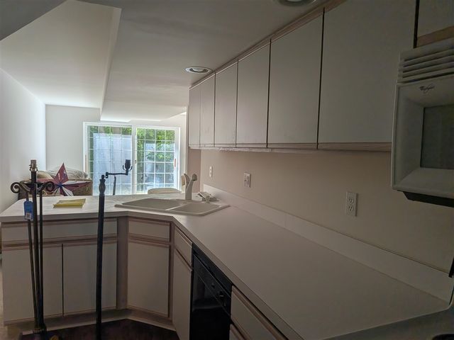619 Hill Crest Court, Milford, MI 48381