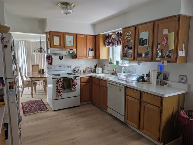 619 Hill Crest Court, Milford, MI 48381