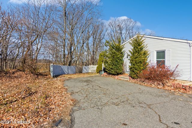 58 Dodd Street, Laurence Harbor, NJ 08879