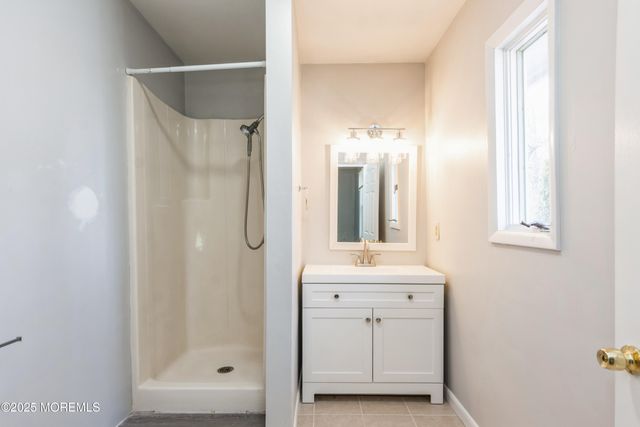 58 Dodd Street, Laurence Harbor, NJ 08879