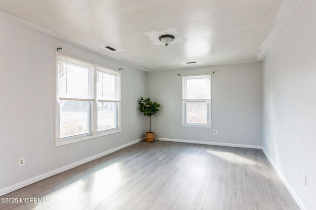 58 Dodd Street, Laurence Harbor, NJ 08879