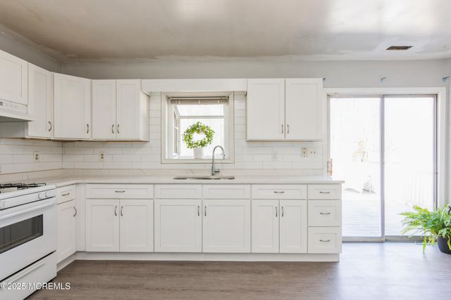 58 Dodd Street, Laurence Harbor, NJ 08879
