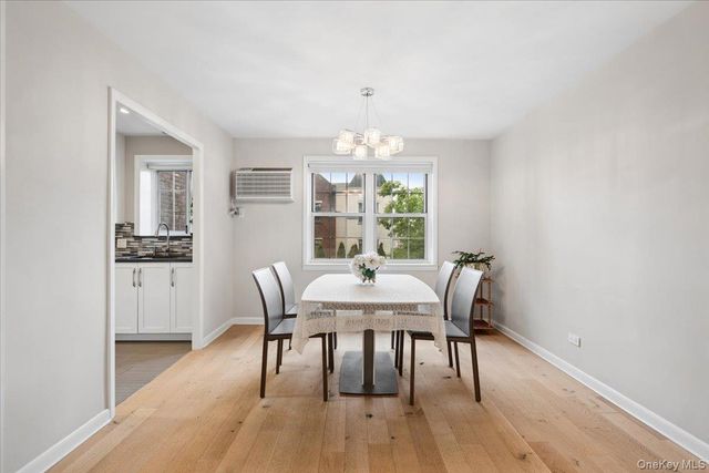 7 Chateaux Circle 7F, Scarsdale, NY 10583