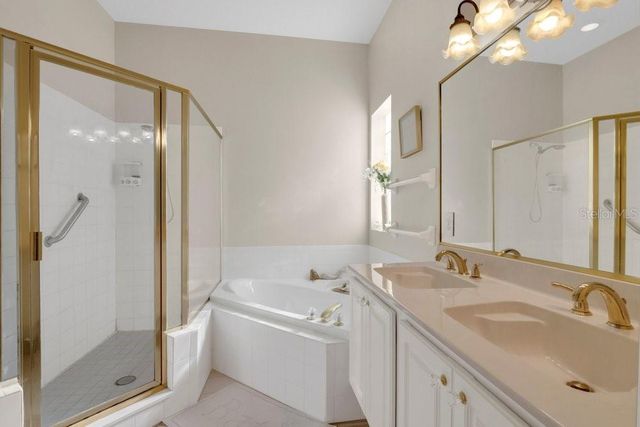 8325 FOXWORTH CIRCLE 22, Orlando, FL 32819