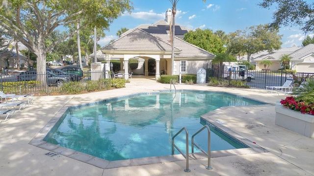 8325 FOXWORTH CIRCLE 22, Orlando, FL 32819