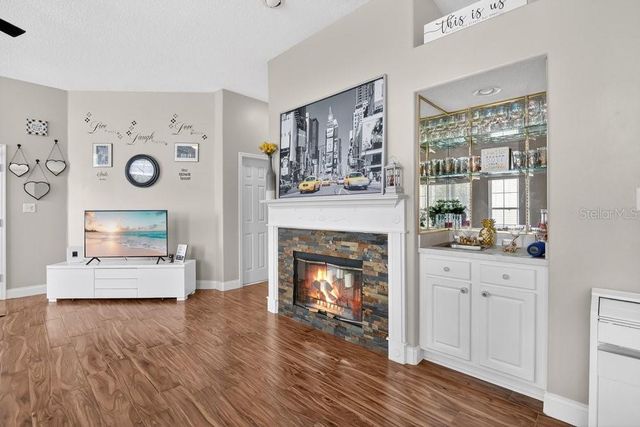 8325 FOXWORTH CIRCLE 22, Orlando, FL 32819