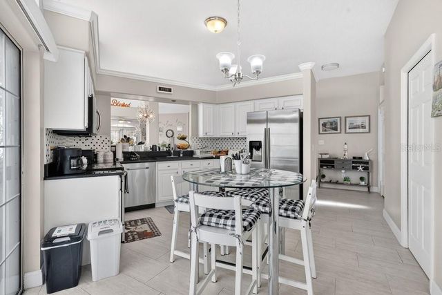 8325 FOXWORTH CIRCLE 22, Orlando, FL 32819