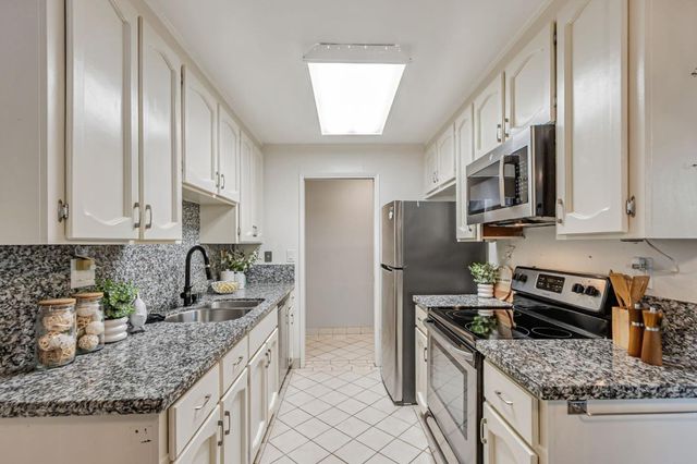 2625 Keystone Avenue 201, Santa Clara, CA 95051