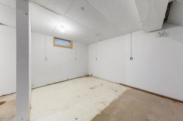1323 Greenwood Place, Faribault, MN 55021