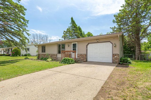 1323 Greenwood Place, Faribault, MN 55021