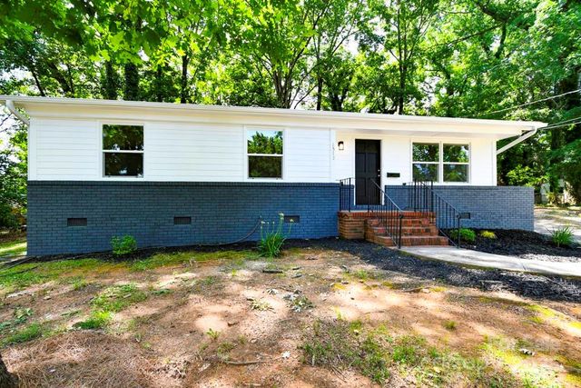 1513 Greenview Place, Charlotte, NC 28208