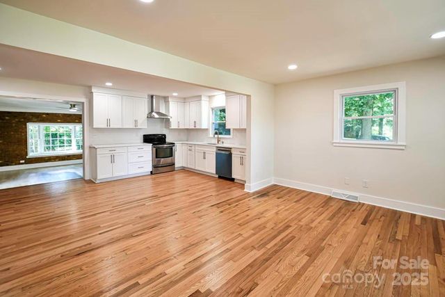 1513 Greenview Place, Charlotte, NC 28208