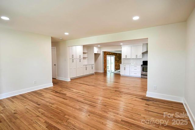 1513 Greenview Place, Charlotte, NC 28208