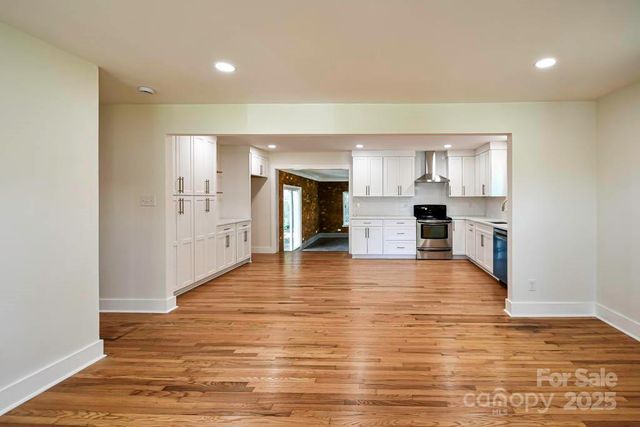 1513 Greenview Place, Charlotte, NC 28208